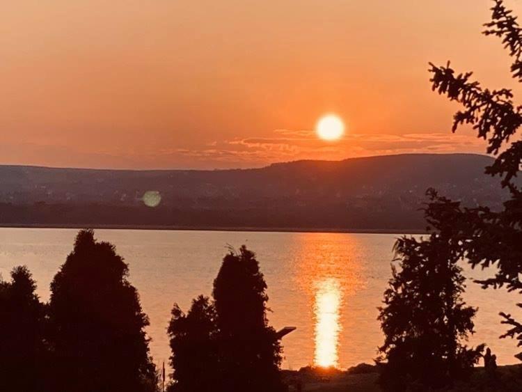 Sunset Beach Apartman Balatonfůzfő المظهر الخارجي الصورة